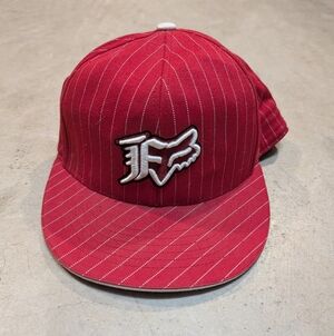 Y2K Fox Hat Pin Stripe Red White Flat Bill Men's 6 7/8-7 1/4